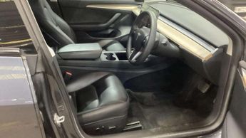 TESLA MODEL 3 Saloon 4dr Electric Auto RWD (241 bhp)