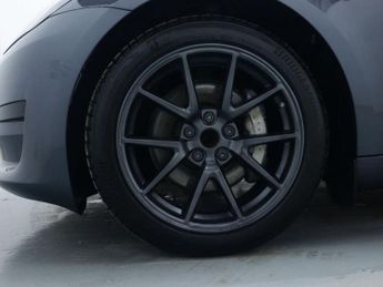 TESLA MODEL 3 Saloon 4dr Electric Auto RWD (241 bhp)