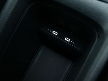 VOLKSWAGEN ID.3 Pro Performance 58kWh Family Hatchback 5dr Electric Auto (204 ps