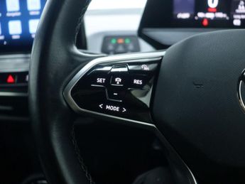 VOLKSWAGEN ID.3 Pro Performance 58kWh Family Hatchback 5dr Electric Auto (204 ps