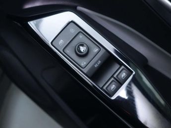 VOLKSWAGEN ID.3 Pro Performance 58kWh Family Hatchback 5dr Electric Auto (204 ps