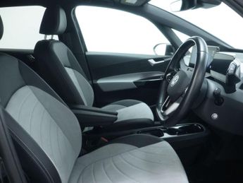 VOLKSWAGEN ID.3 Pro Performance 58kWh Family Hatchback 5dr Electric Auto (204 ps