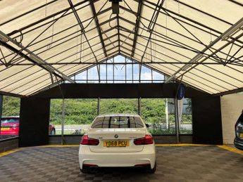 BMW 3 SERIES 2.0 320i xDrive M Sport Shadow Edition Auto 4WD 4dr
