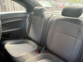 VOLKSWAGEN BEETLE 1.6 Beetle Design TDI Semi-Auto 3dr
