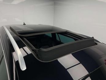 Volkswagen PASSAT 2.0 Passat R-Line TDI BlueMotion Technology Semi-Auto 5dr