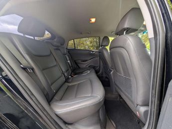 Hyundai IONIQ 1.6 IONIQ Premium SE FHEV Semi-Auto 5dr