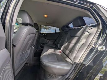 Hyundai IONIQ 1.6 IONIQ Premium SE FHEV Semi-Auto 5dr