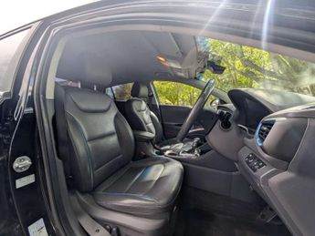 Hyundai IONIQ 1.6 IONIQ Premium SE FHEV Semi-Auto 5dr