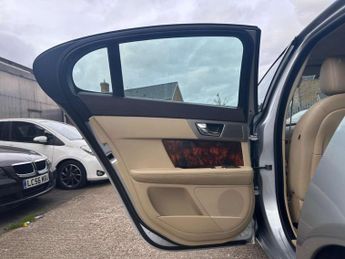 Jaguar XF 2.7d V6 Luxury Auto Euro 4 4dr