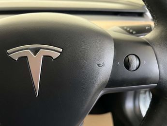 TESLA MODEL 3 Model 3 Long Range AWD 4WD 4dr