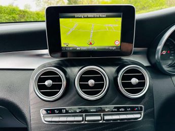 MERCEDES-BENZ GLC 2.0 GLC 250 AMG Line Premium 4Matic Auto 4WD 5dr