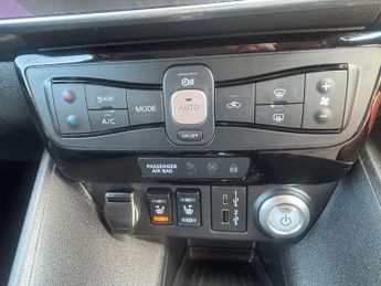 Nissan Leaf 39kWh Tekna Auto 5dr