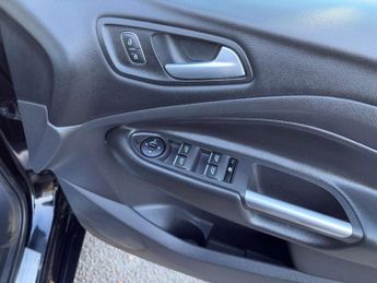 FORD KUGA 2.0 Kuga ST-Line X TDCi 4x4 Auto 4WD 5dr