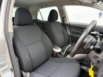 TOYOTA AURIS 1.6 Auris TR Valvematic Semi-Auto 5dr