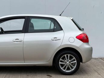 TOYOTA AURIS 1.6 Auris TR Valvematic Semi-Auto 5dr
