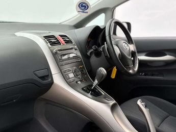 TOYOTA AURIS 1.6 Auris TR Valvematic Semi-Auto 5dr