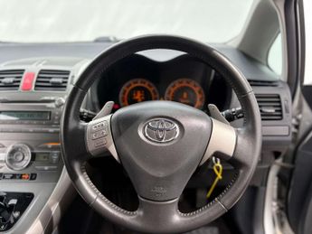TOYOTA AURIS 1.6 Auris TR Valvematic Semi-Auto 5dr