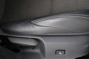 Toyota Corolla 2.0 VVT-h GPF Design Touring Sports 5dr Petrol Hybrid CVT Euro 6