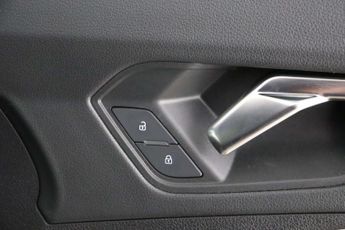 Audi Q3 1.5 TFSI CoD 35 S line SUV 5dr Petrol S Tronic Euro 6 (s/s) (150