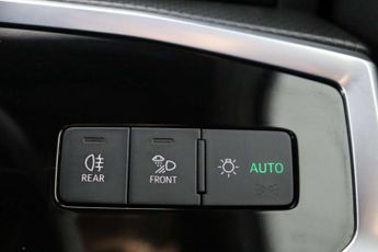 Audi Q3 1.5 TFSI CoD 35 S line SUV 5dr Petrol S Tronic Euro 6 (s/s) (150