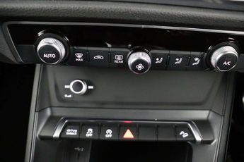 Audi Q3 1.5 TFSI CoD 35 S line SUV 5dr Petrol S Tronic Euro 6 (s/s) (150