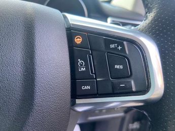 Land Rover Discovery Sport 2.0 TD4 HSE Dynamic Lux SUV 5dr Diesel Auto 4WD Euro 6 (s/s) (18