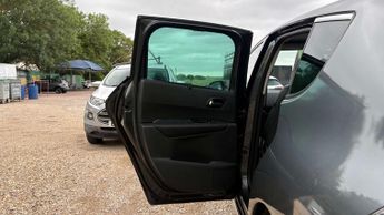 PEUGEOT 3008 1.6 3008 Allure Blue HDi S/S Auto 5dr