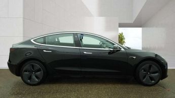 TESLA MODEL 3 Model 3 Standard Range + 4dr