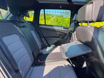 VOLKSWAGEN TIGUAN 1.5 Tiguan R-Line TSi Evo Semi-Auto 5dr