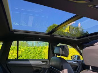 VOLKSWAGEN TIGUAN 1.5 Tiguan R-Line TSi Evo Semi-Auto 5dr