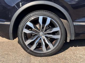VOLKSWAGEN TIGUAN 1.5 Tiguan R-Line TSi Evo Semi-Auto 5dr
