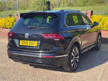 VOLKSWAGEN TIGUAN 1.5 Tiguan R-Line TSi Evo Semi-Auto 5dr