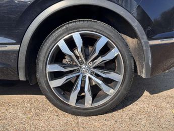 VOLKSWAGEN TIGUAN 1.5 Tiguan R-Line TSi Evo Semi-Auto 5dr