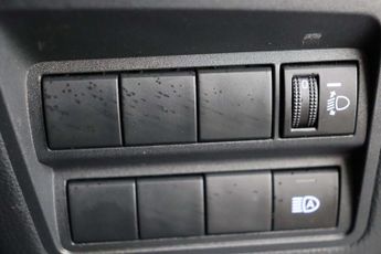 Toyota Yaris 1.5 VVT-h Design Hatchback 5dr Petrol Hybrid E-CVT Euro 6 (s/s) 