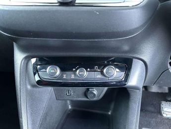 VAUXHALL CORSA Corsa E SRi Nav Premium 5dr