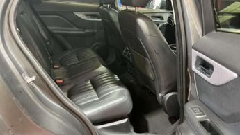 Jaguar F-PACE 2.0 D180 Portfolio SUV 5dr Diesel Auto AWD Euro 6 (s/s) (180 ps)