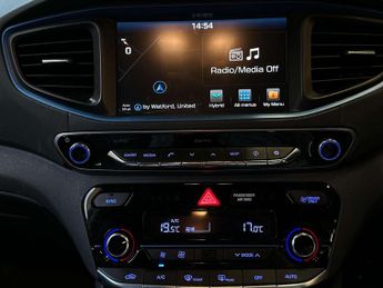 HYUNDAI IONIQ 1.6 IONIQ Premium SE FHEV Semi-Auto 5dr