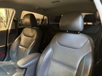 HYUNDAI IONIQ 1.6 IONIQ Premium SE FHEV Semi-Auto 5dr