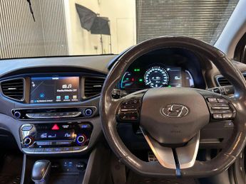 HYUNDAI IONIQ 1.6 IONIQ Premium SE FHEV Semi-Auto 5dr