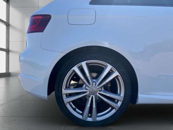 Audi A3 2.0 A3 S Line TDI Quattro Semi-Auto 4WD 3dr