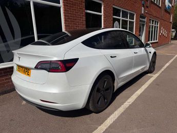 TESLA MODEL 3 Model 3 Standard Range + 4dr
