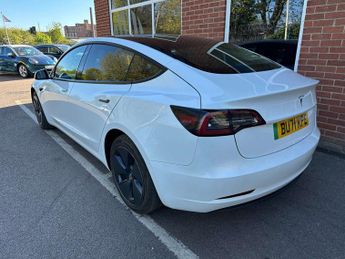 TESLA MODEL 3 Model 3 Standard Range + 4dr