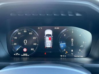 VOLVO XC90 2.0 XC90 Momentum B5 AWD Automatic 4WD 5dr *NATIONAL DELIVERY*