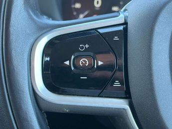 VOLVO XC90 2.0 XC90 Momentum B5 AWD Automatic 4WD 5dr *NATIONAL DELIVERY*