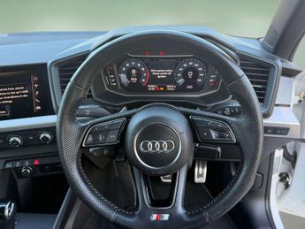 Audi A1 1.0 A1 Sportback 30 TFSI S Line Semi-Auto 5dr