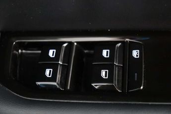 MG MG4 64kWh Trophy Long Range Hatchback 5dr Electric Auto (203 ps)
