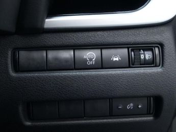 NISSAN QASHQAI 1.3 DIG-T MHEV N-Connecta SUV 5dr Petrol Hybrid XTRON Euro 6 (s/