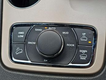 JEEP GRAND CHEROKEE 3.0 Grand Cherokee Overland CRD Auto 4WD 5dr
