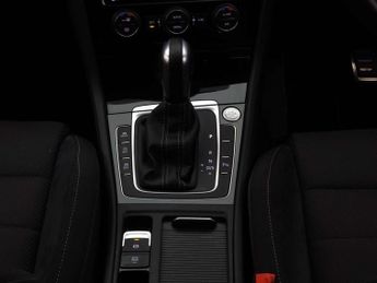 VOLKSWAGEN GOLF 2.0 Golf R TSi 4Motion Semi-Auto 4WD 5dr