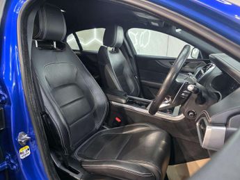 Jaguar XE 2.0 D180 R-Dynamic HSE Saloon 4dr Diesel Auto Euro 6 (s/s) (180 